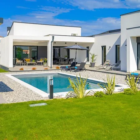 Smeralda Del Sud, Private Pool & Bbq شقة