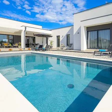 Smeralda Del Sud, Private Pool & Bbq * كوارتو سانتيلينا